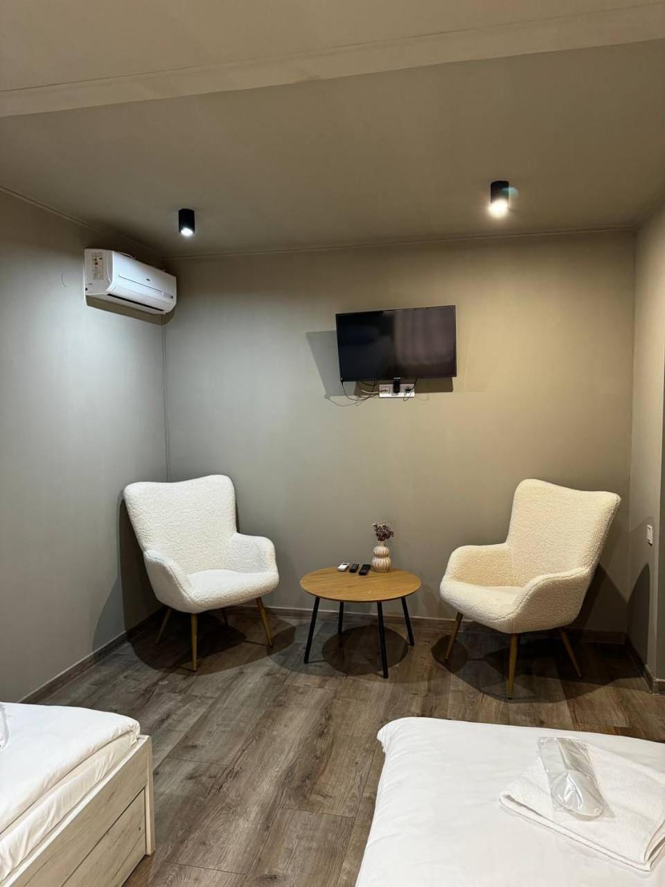 Orlyne Gnizdo Hotel Chernivtsi Quarto foto