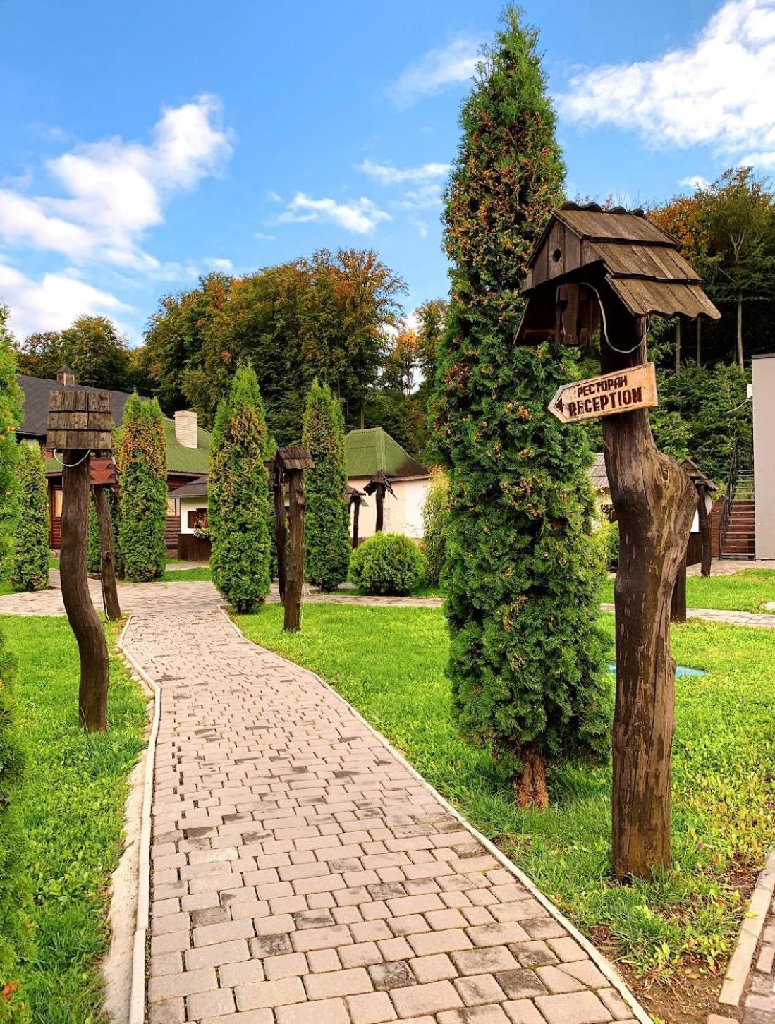Orlyne Gnizdo Hotel Chernivtsi Exterior foto