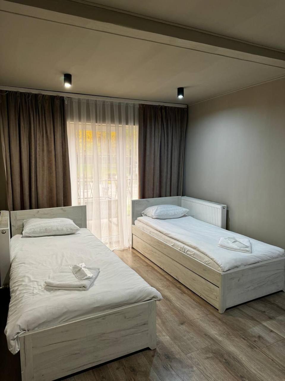 Orlyne Gnizdo Hotel Chernivtsi Quarto foto