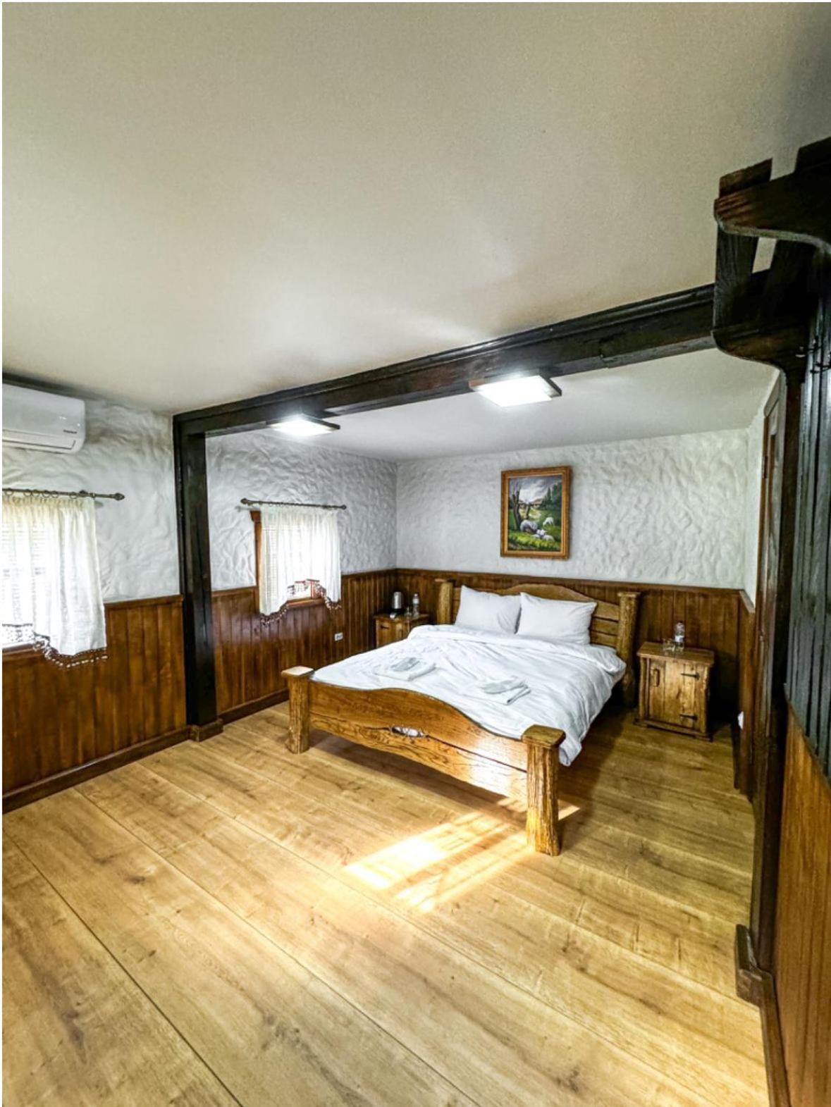 Orlyne Gnizdo Hotel Chernivtsi Quarto foto