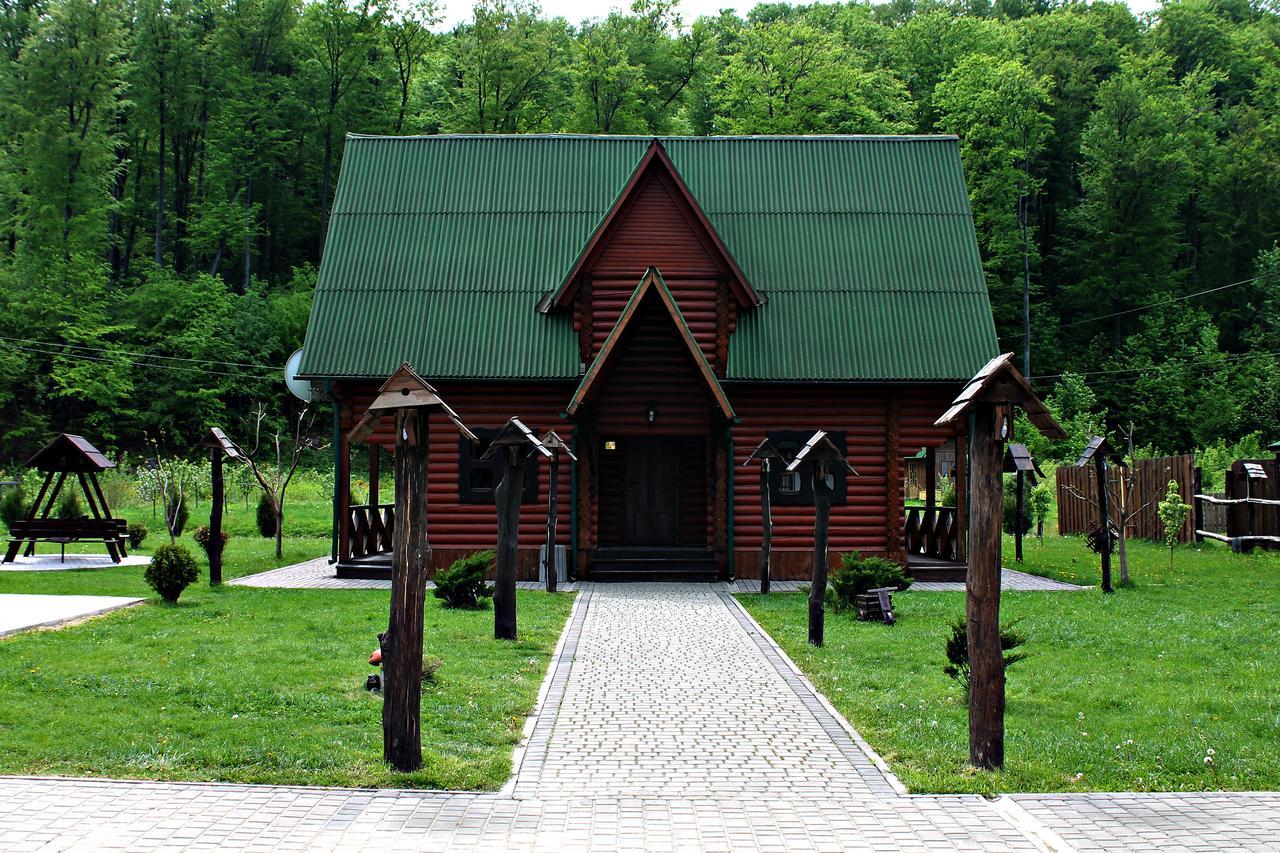 Orlyne Gnizdo Hotel Chernivtsi Exterior foto